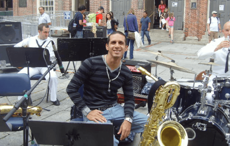 Román EL RO — Encontrar su propia voz. Fotografía 1 de 1.